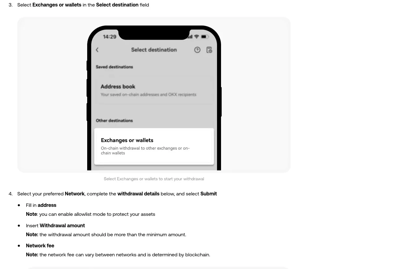 Guía oficial de OKX mostrando el selector de destino del retiro y la nota de que la comisión de red varía según la red y la fija la blockchain